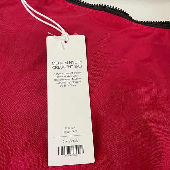 NWT BAGGU Medium Nylon Crescent Bag - Candy Apple - Picture 6 of 13